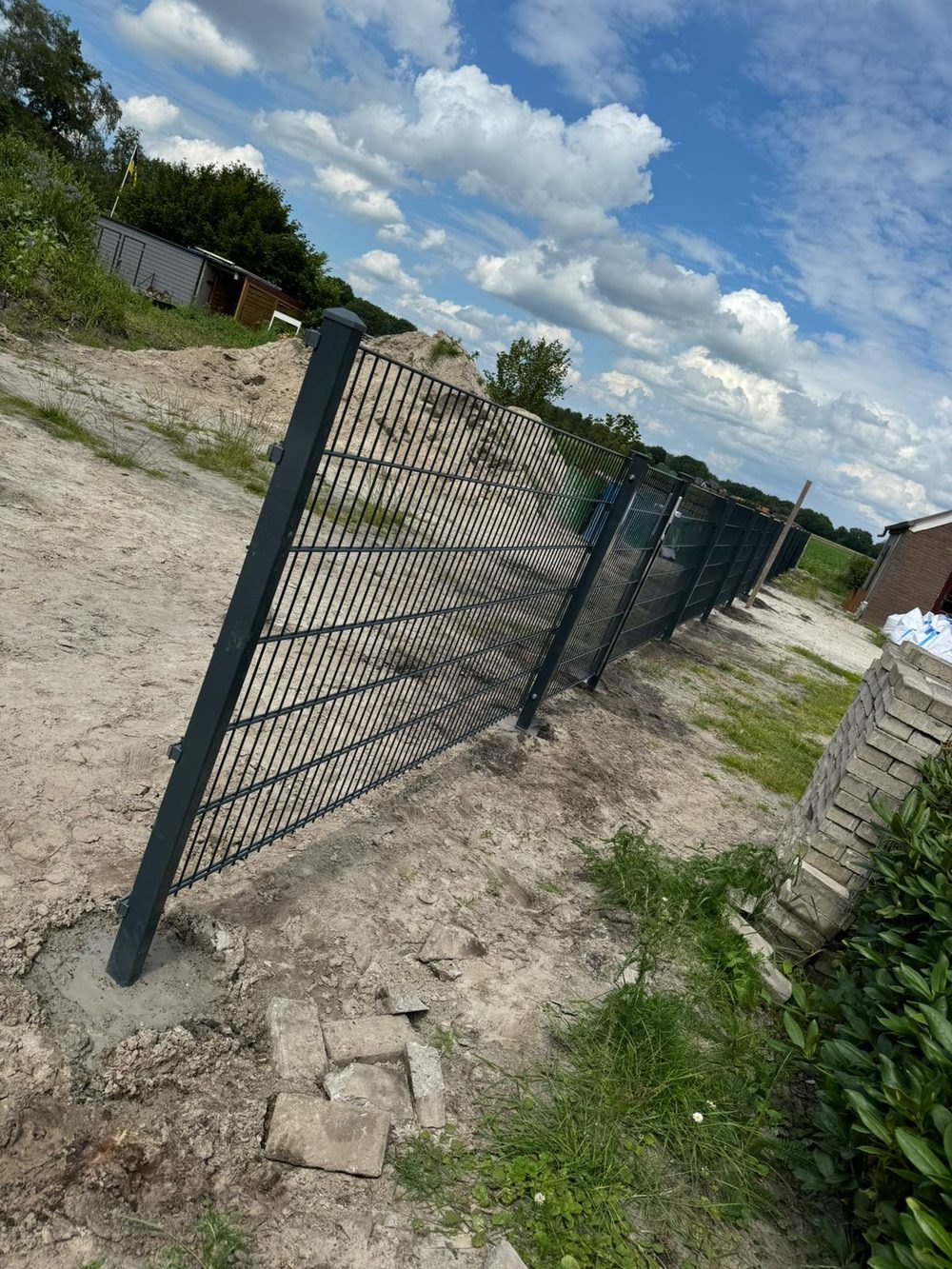 Doppelstabmattenzaun + WPC-Sichtschutzzaun in Barßel &ndash; Zaunonkel GmbH
