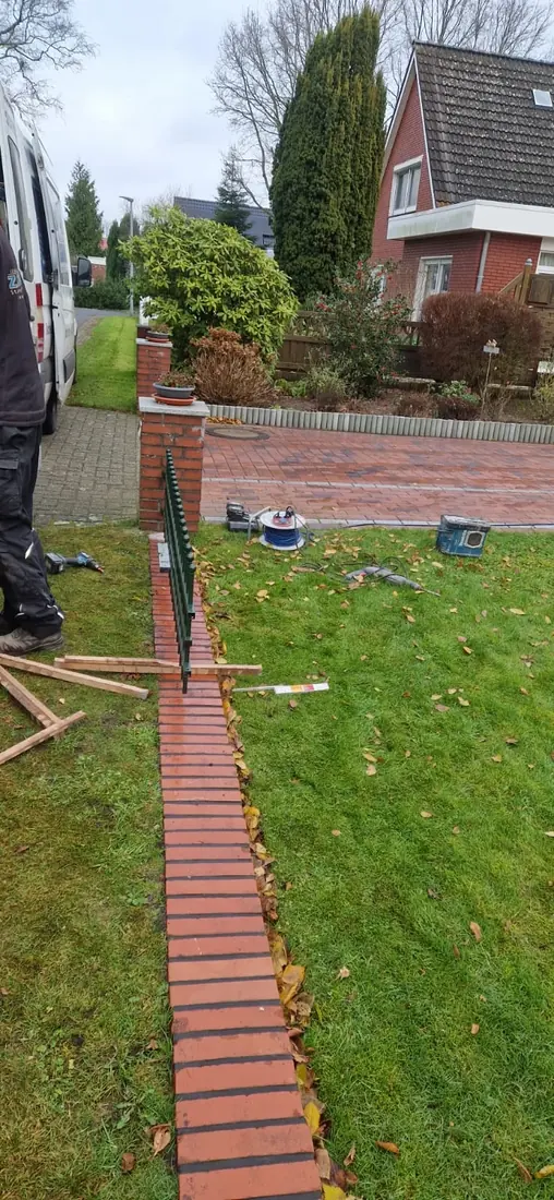 Design- & Frontzaun in Hesel – Montage durch Zaunonkel