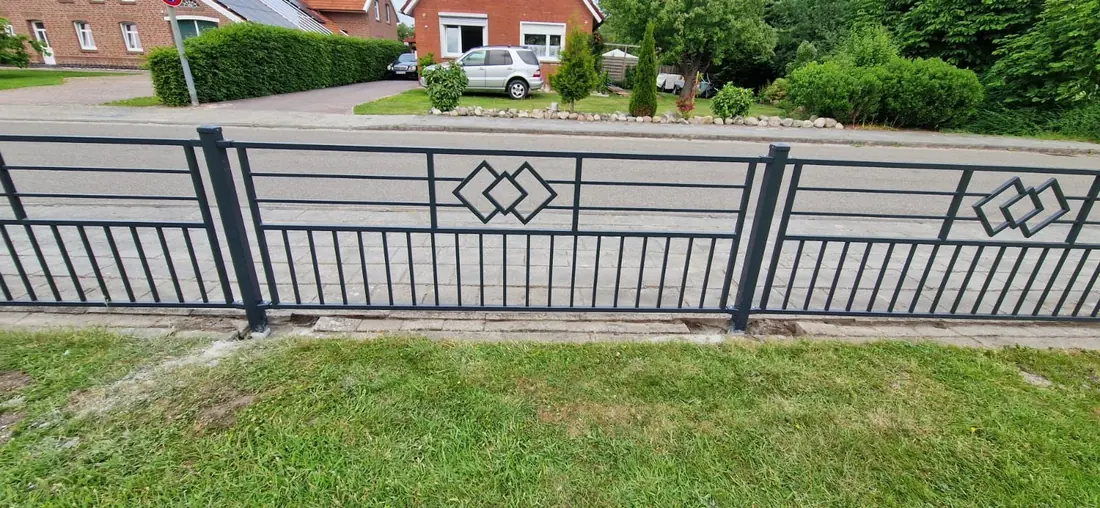 Design- & Frontzaun in Moormerland – Montage durch Zaunonkel