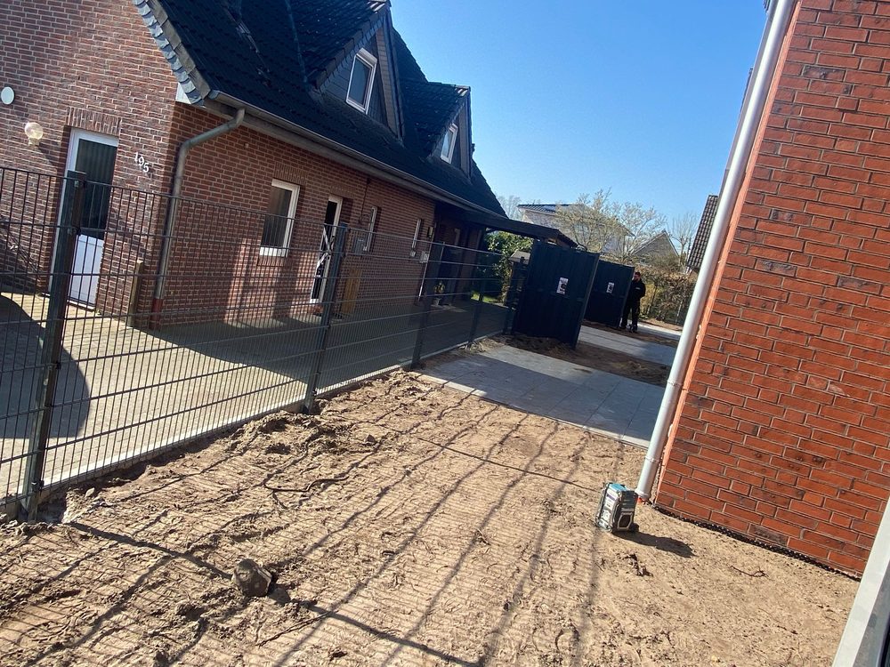 Doppelstabmattenzaun + WPC-Sichtschutzzaun in Oldenburg &ndash; Zaunonkel GmbH