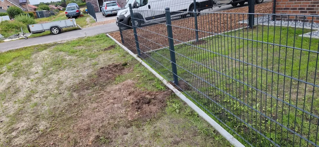 Doppelstabmattenzaun in Ostrhauderfehn – Montage durch Zaunonkel