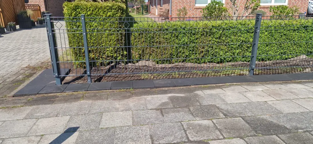 Schmuckzaun in Ostrhauderfehn – Montage durch Zaunonkel