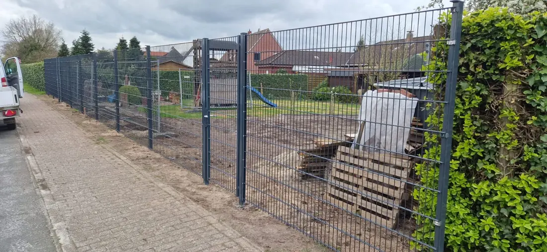 Zaun in Ramsloh zwei – Montage durch Zaunonkel