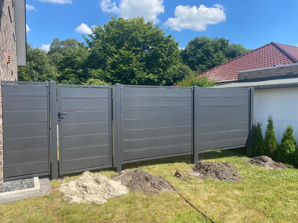 Maßgefertigter Design- und Frontzaun Modell Trawertyn in Rhauderfehn &ndash; Zaunonkel GmbH