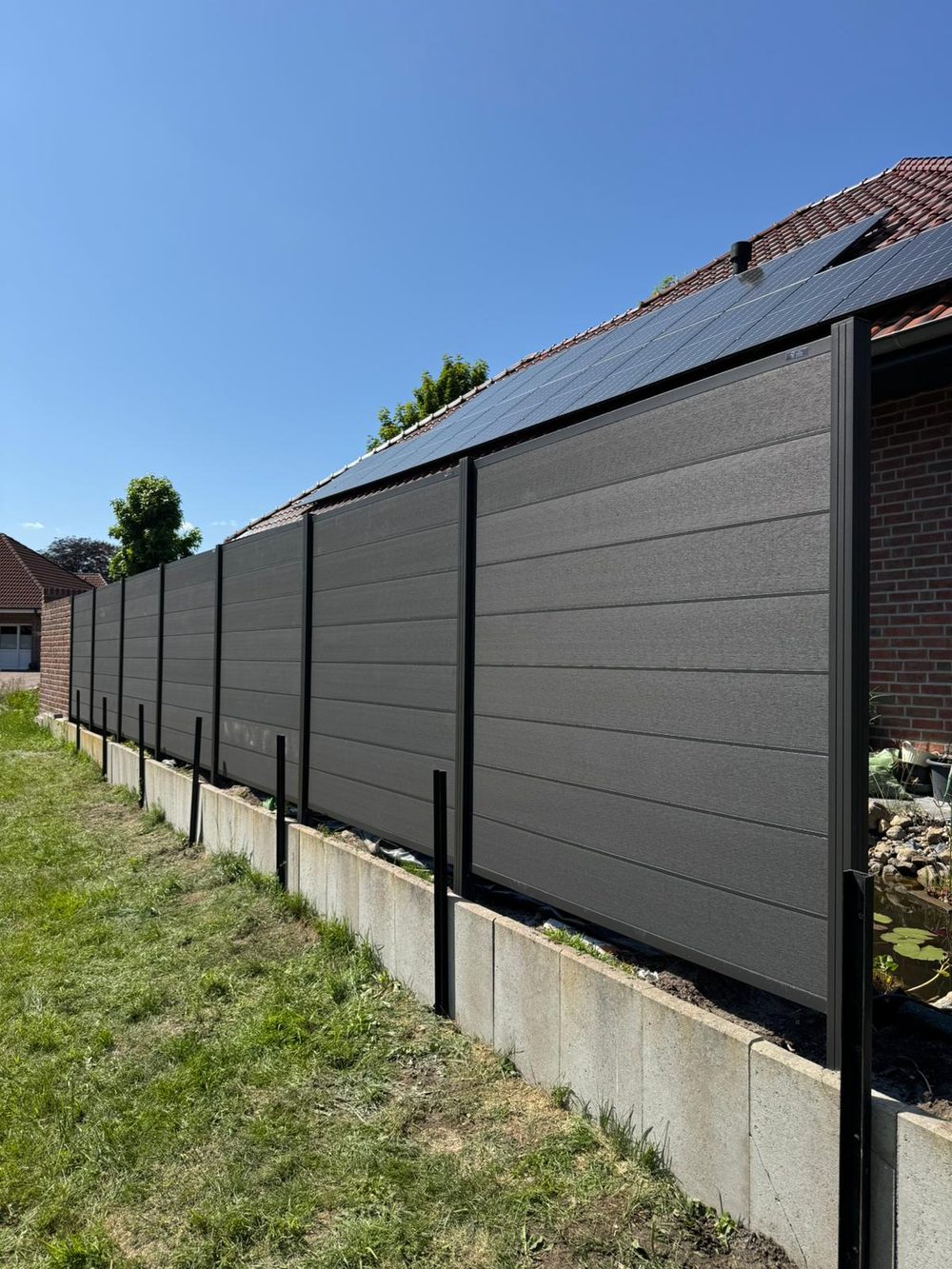 WPC-Sichtschutzzaun in Rhauderfehn &ndash; Zaunonkel GmbH