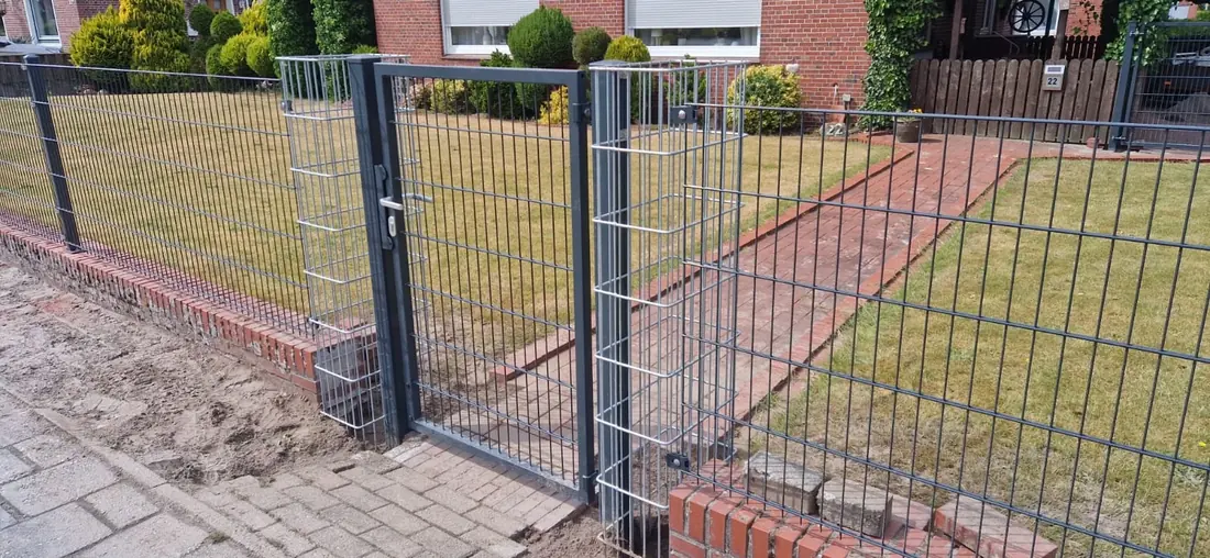 Tor in Weener – Montage durch Zaunonkel