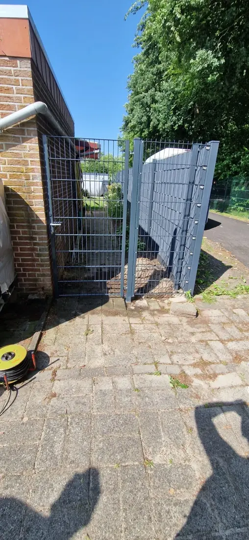 Zaun in Westoverledingen eine – Montage durch Zaunonkel