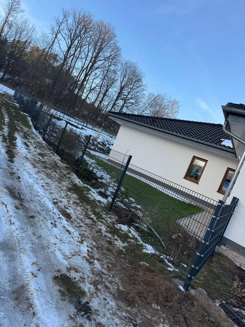 Doppelstabmattenzaun 8/6/8 in Wolfhagen &ndash; Zaunonkel GmbH